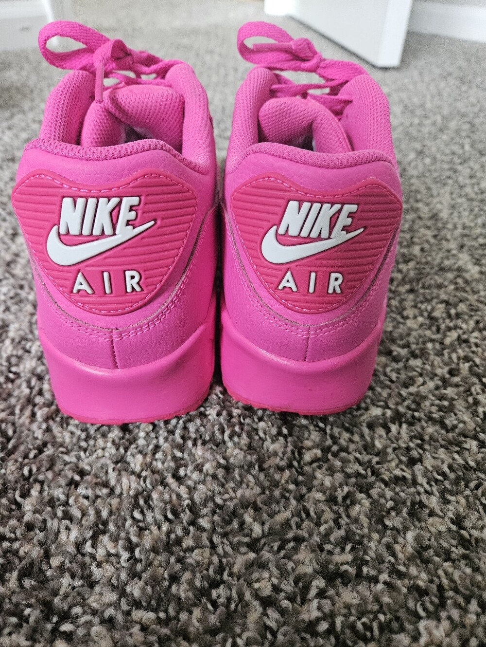 Nike Air Max 90 LTR GS "Triple Hyper Pink" - Size 7Y (Women's 8.5) - Picture 4 of 6